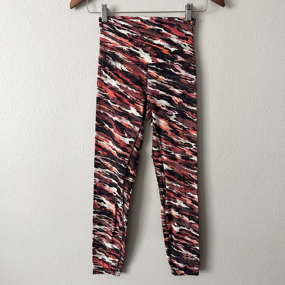 lululemon Align High-Rise Pant 25" in Tiger Tide Smoky Red Multi Women’s size 4 - Picture 2 of 9